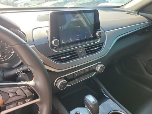 Certified 2024 Nissan Altima 2.5 SR FWD image 23