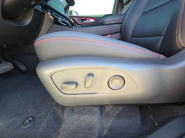 Used 2025 Chevrolet Traverse RS FWD image 24