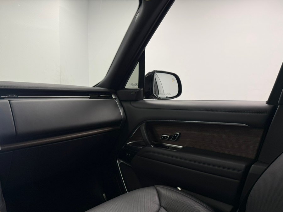 Used 2023 Land Rover Range Rover Long Wheelbase SE AWD/4WD image 55