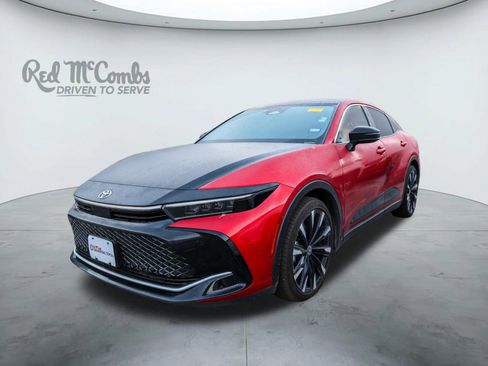 Used 2026 Toyota Crown Platinum image 1