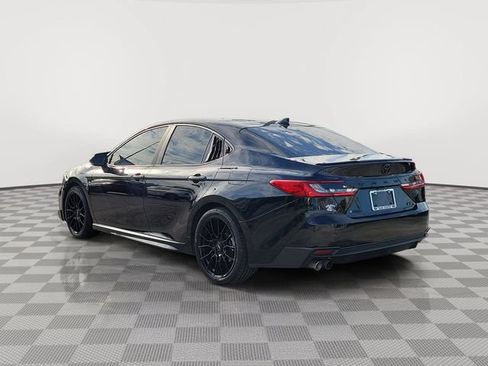 Used 2025 Toyota Camry SE w/ Convenience Package FWD image 4