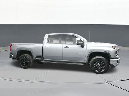 Used 2025 Chevrolet Silverado 2500 LTZ w/ LTZ Plus Package image 19