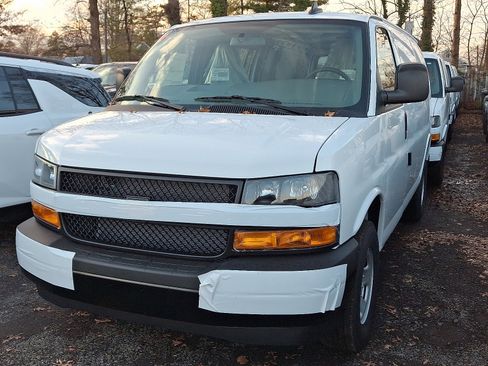 New 2025 Chevrolet Express 2500 image 3