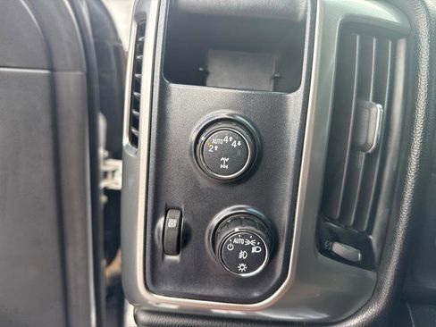 Used 2018 Chevrolet Silverado 1500 LT w/ Texas Edition image 16