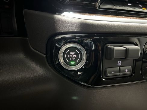 New 2026 GMC Sierra 1500 SLE image 15