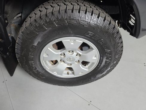 Used 2015 Toyota Tacoma 4x4 Double Cab w/ TRD Off-Road Package image 14