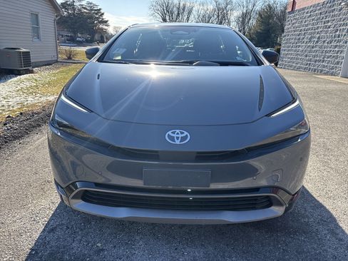 Used 2023 Toyota Prius XLE image 9