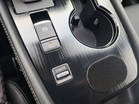 Used 2025 Nissan Rogue Platinum FWD image 19