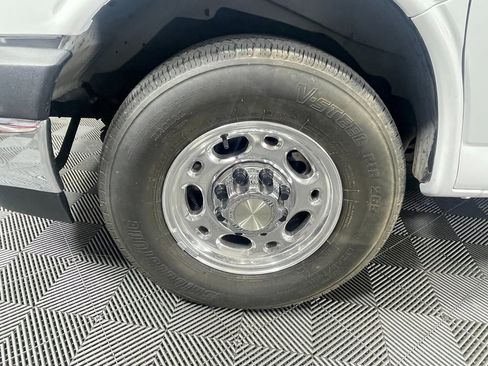 Used 2023 GMC Savana 2500 w/ Driver Convenience Package image 11