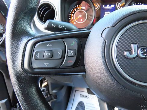 Used 2025 Jeep Gladiator Sport image 33