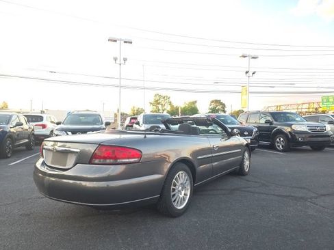 Used 2004 Chrysler Sebring LX FWD image 5