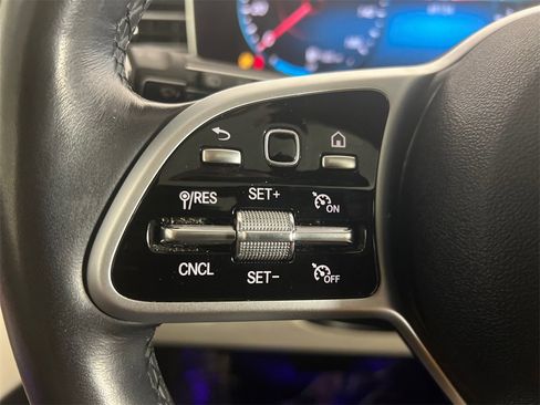 Certified 2021 Mercedes-Benz GLE 350 4MATIC image 33