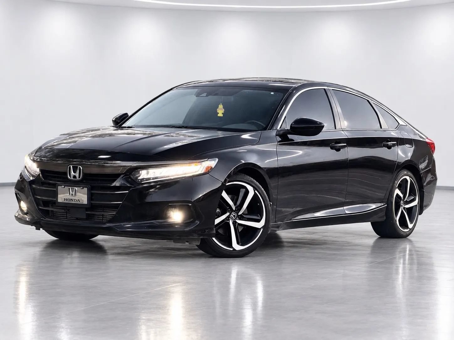 Used 2021 Honda Accord Sport image 2
