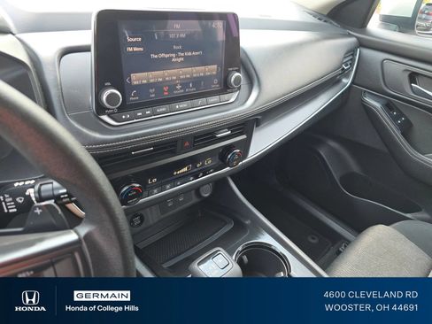 Used 2024 Nissan Rogue SV FWD image 23