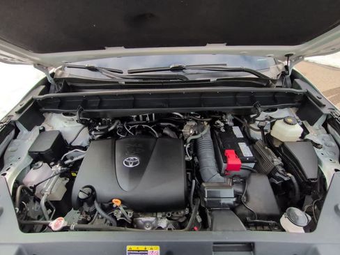 Used 2021 Toyota Highlander XLE image 14