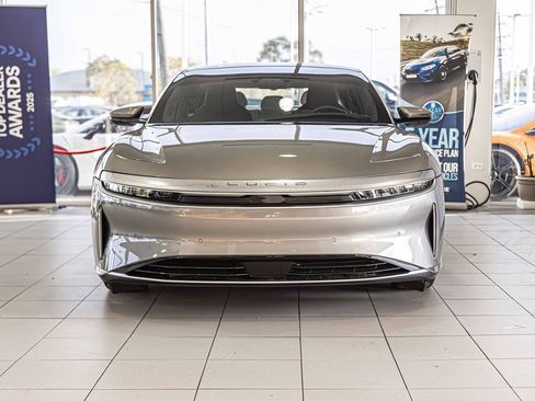 Used 2024 Lucid Air Touring image 3