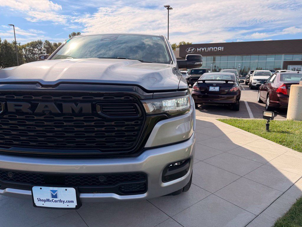 Used 2025 RAM 1500 Big Horn AWD/4WD image 13