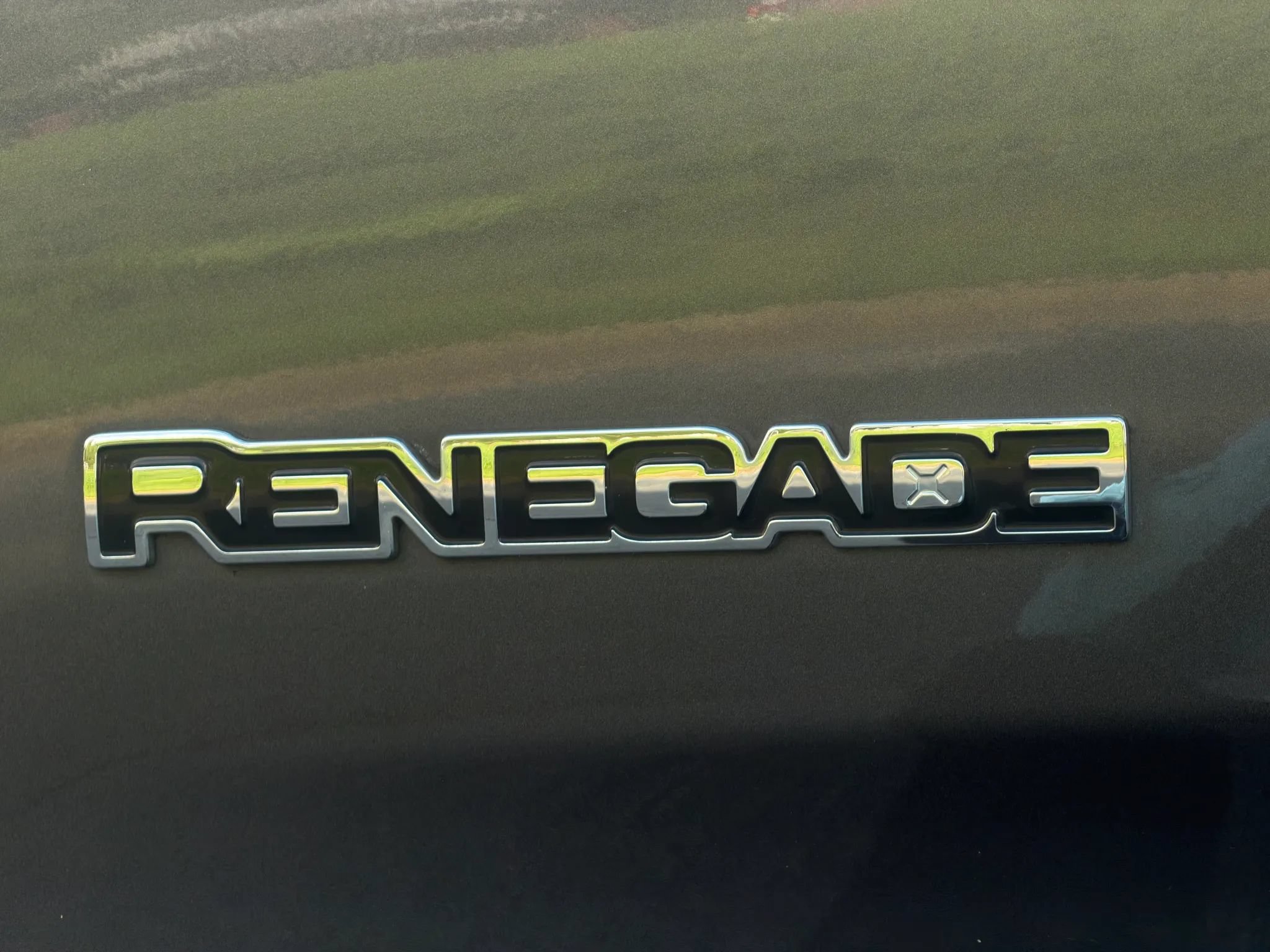 Used 2019 Jeep Renegade Latitude w/ Safety & Security Group II FWD image 38