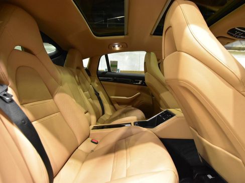 Used 2018 Porsche Panamera 4S AWD/4WD image 52