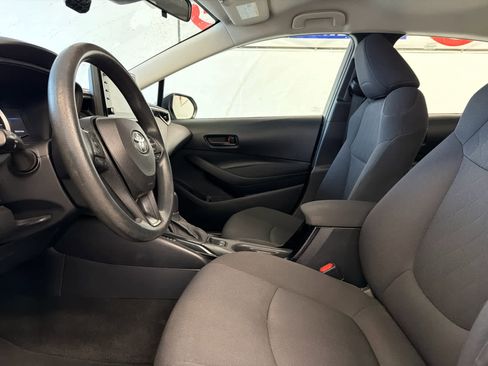 Used 2022 Toyota Corolla LE image 11