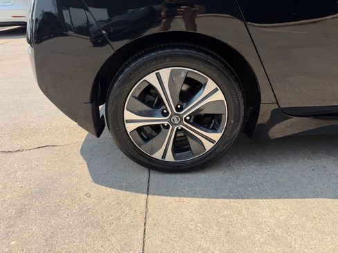 Used 2018 Nissan Leaf SV w/ Protection Package FWD image 43