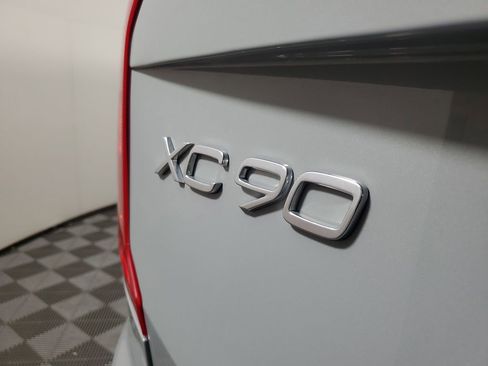 Certified 2025 Volvo XC90 B5 Core AWD/4WD image 8
