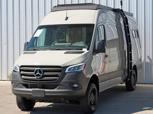 Used 2023 Mercedes-Benz Sprinter 2500 image 63