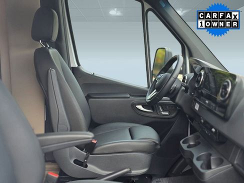 Used 2022 Mercedes-Benz Sprinter 3500 image 26