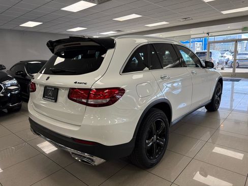 Used 2018 Mercedes-Benz GLC 300 4MATIC image 2