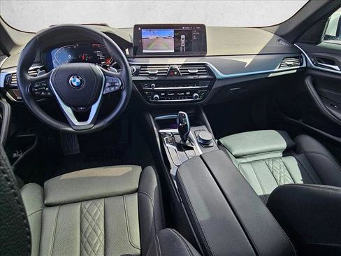 Used 2023 BMW 530i RWD image 18