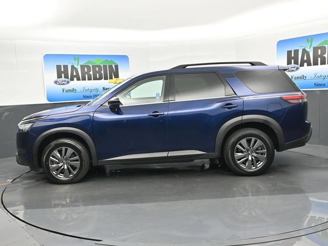 Used 2024 Nissan Pathfinder SV FWD image 2
