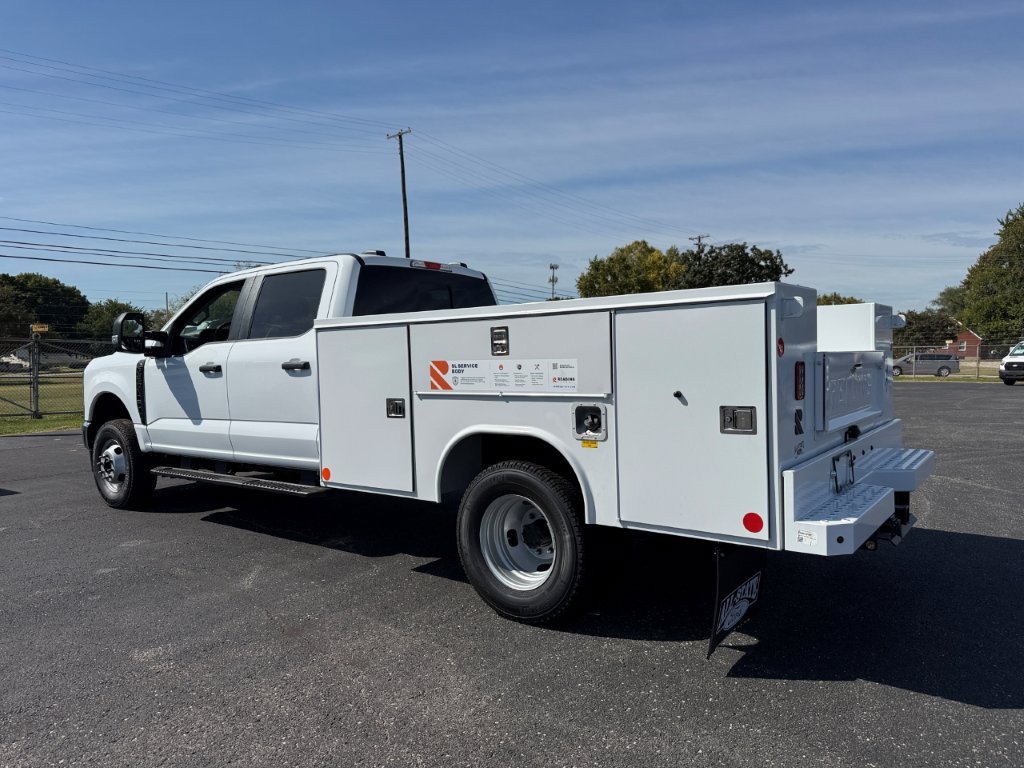 New 2027 Ford F350 XL w/ XL Chrome Package AWD/4WD image 4