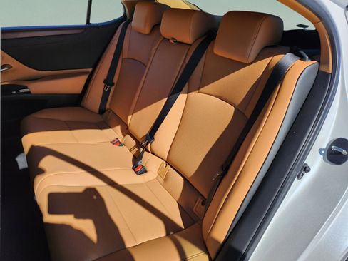 New 2025 Lexus ES 350 w/ Premium Package image 22