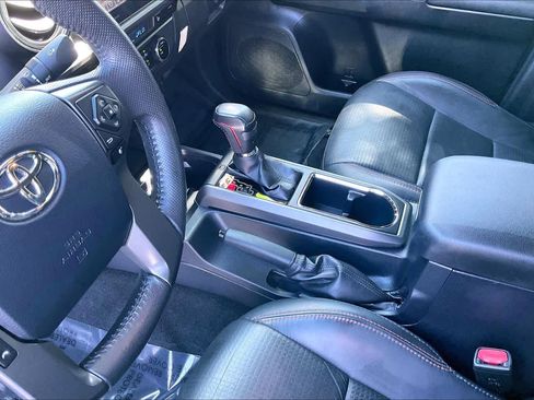 Used 2017 Toyota Tacoma TRD Pro image 17