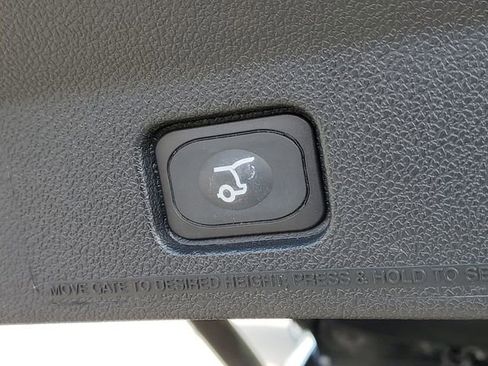 Used 2016 Ford Explorer XLT w/ Equipment Group 202A image 10