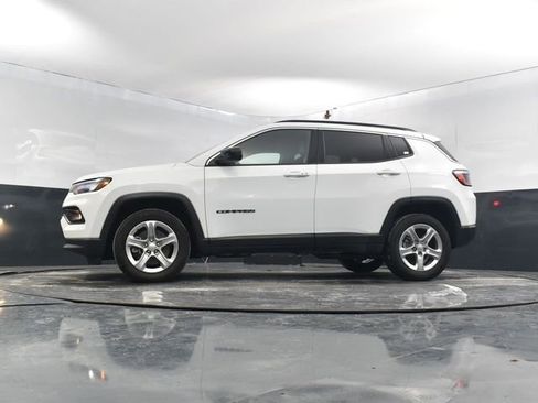 Used 2023 Jeep Compass Latitude image 41