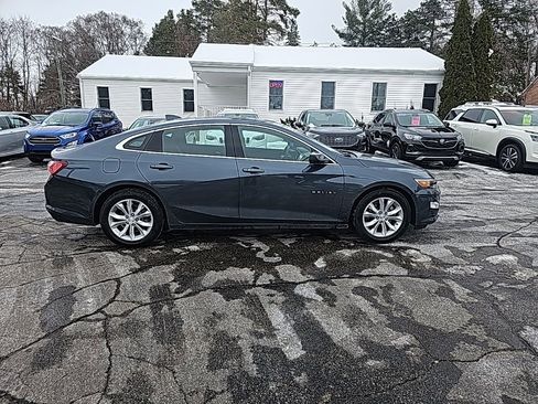 Used 2020 Chevrolet Malibu LT image 2