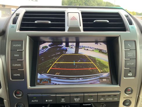 Used 2019 Lexus GX 460 Luxury AWD/4WD image 25