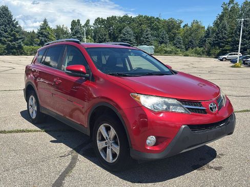 Used 2013 Toyota RAV4 XLE AWD/4WD image 17