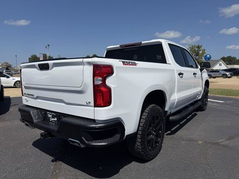 Used 2024 Chevrolet Silverado 1500 LT Trail Boss w/ Convenience Package II AWD/4WD image 4