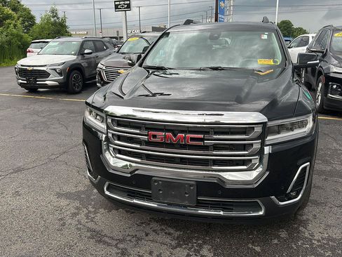Used 2023 GMC Acadia SLT w/ LPO, Floor Liner Package AWD/4WD image 8