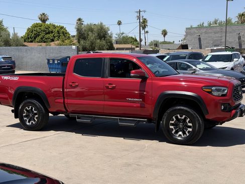 Used 2022 Toyota Tacoma TRD Off-Road w/ TRD Premium Off Road Package AWD/4WD image 4