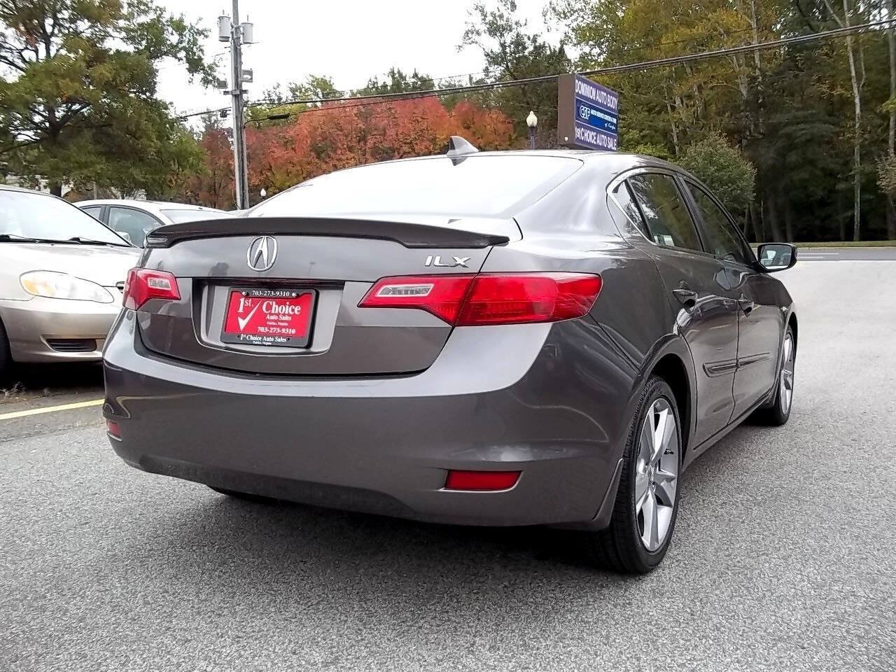 Used 2013 Acura ILX w/ Technology Package FWD image 4