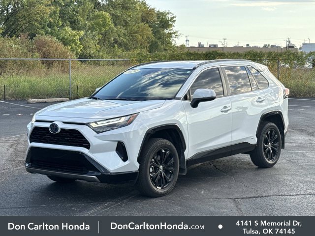 Used 2024 Toyota RAV4 SE AWD/4WD image 3