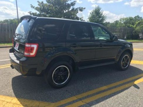 Used 2012 Ford Escape XLT w/ Sport Appearance Pkg image 6