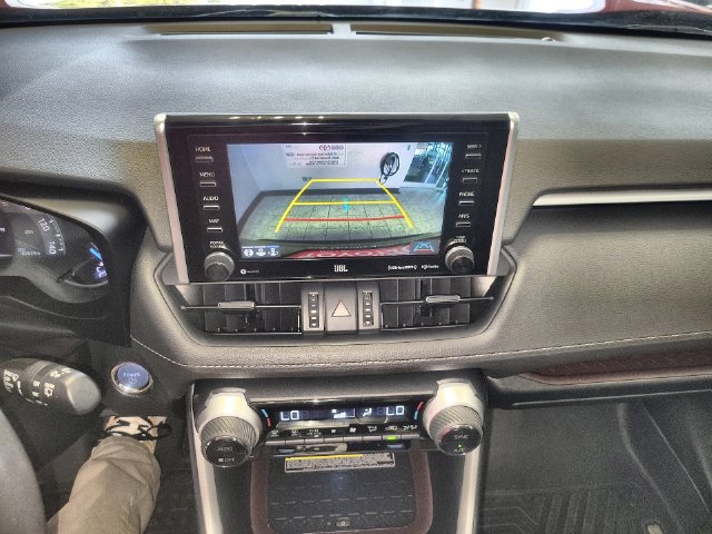 Used 2020 Toyota RAV4 Limited AWD/4WD image 17