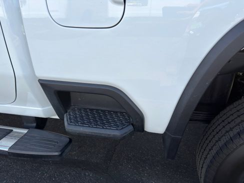 Used 2025 Chevrolet Silverado 2500 LT w/ Convenience Package image 21