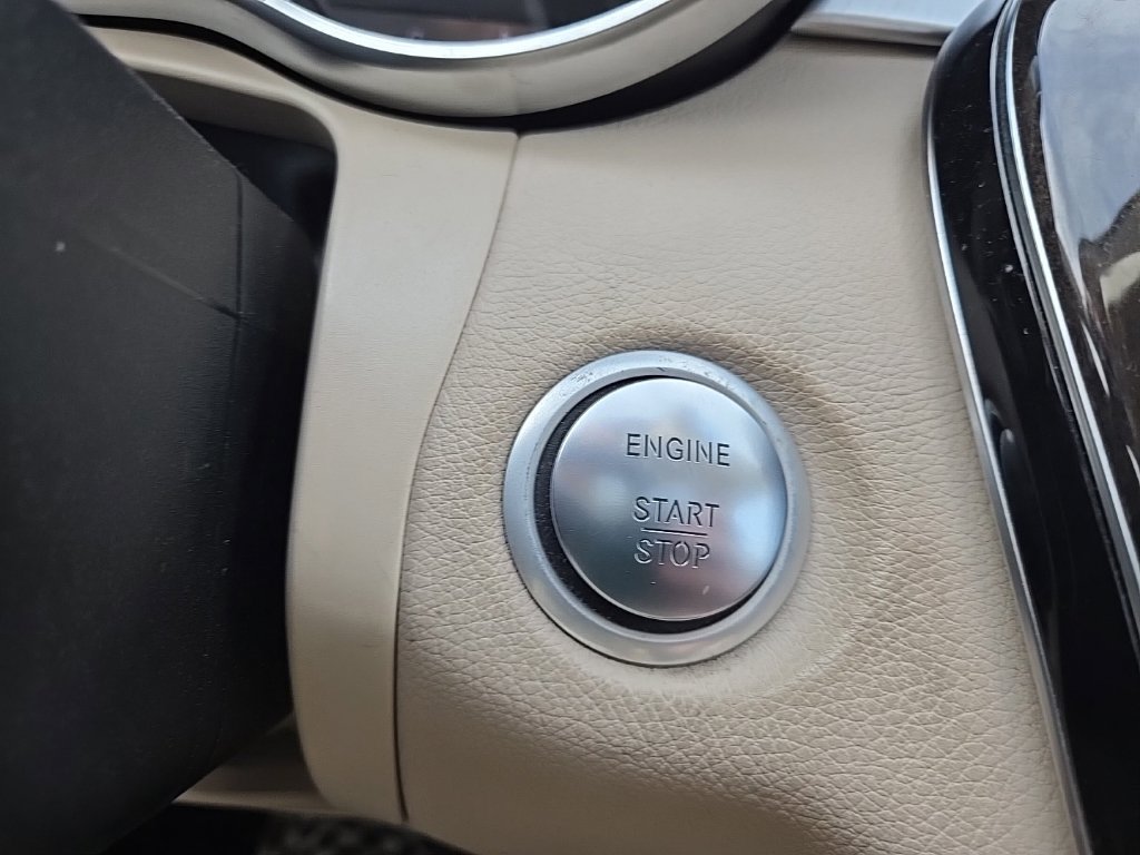 Used 2018 Mercedes-Benz C 300 4MATIC Sedan image 29