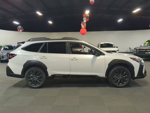 Used 2025 Subaru Outback Onyx Edition image 3
