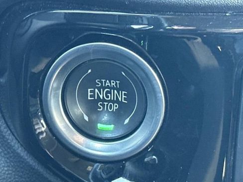 Used 2025 GMC Sierra 1500 SLT image 24